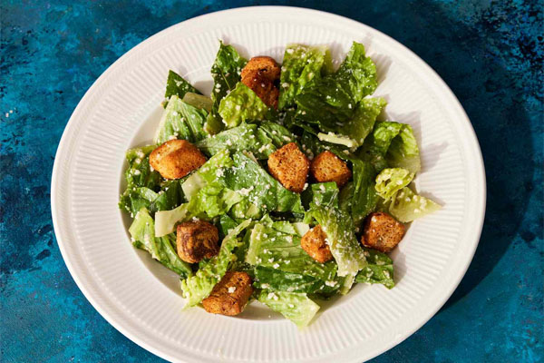 Interesting Facts | ನೀವು ತೂಕ ಇಳಿಸೋಕೆ ತಿನ್ನೋ Caesar Salad ಫಸ್ಟ್ ಟೈಮ್ ತಯಾರಾಗಿದ್ದು ಎಲ್ಲಿ ಗೊತ್ತಾ?